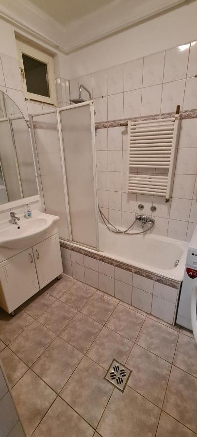 Elegant Apartment In The Hearth Of ブダペスト エクステリア 写真